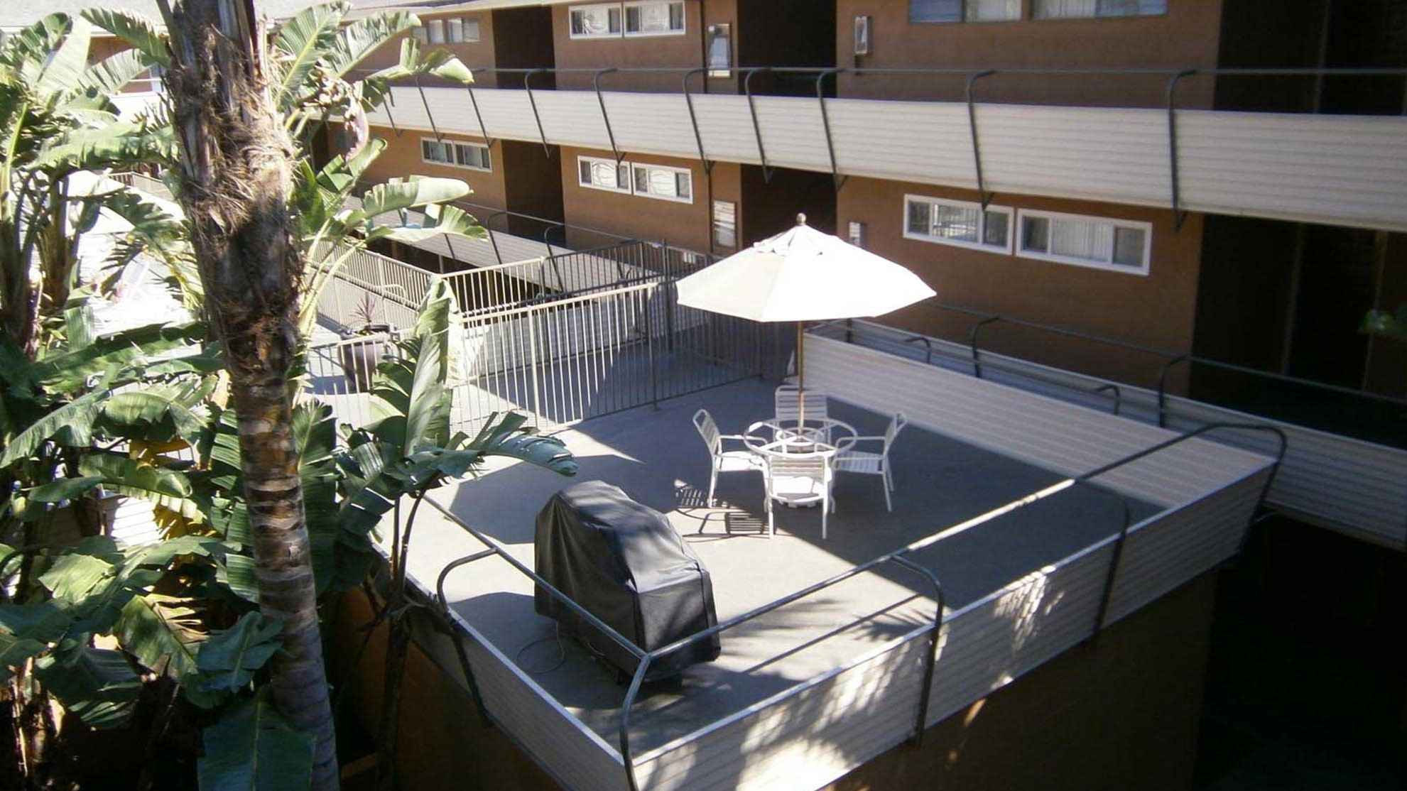 second story lounge area at Terraces